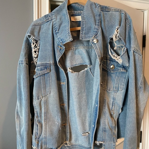 Distressed denim Jean jacket - Picture 1 of 3